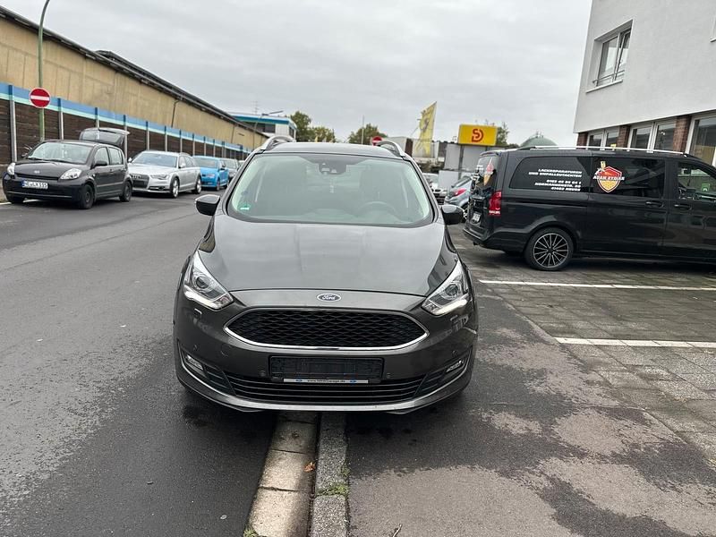 Grau Gebraucht 2019 Ford Grand C-Max Van / Kleinbus | 12.000 € (Fairer Preis) - Bild 1/4