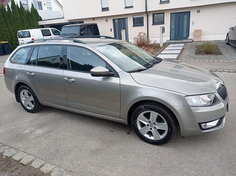 Second-hand Skoda Octavia Active 150 CP (110 kW) 2017 Gri Break