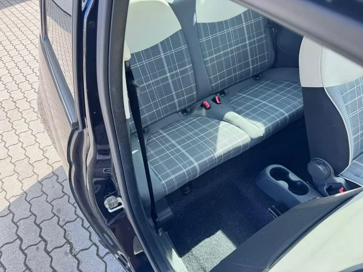 Gebraucht Fiat 500 Lounge 69 PS (50 kW) 2017 Schwarz Kleinwagen