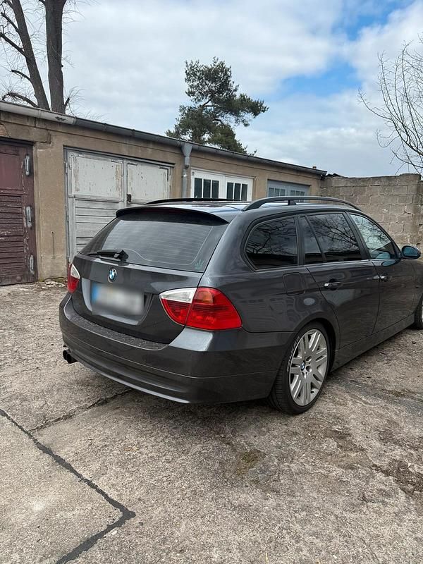 Gebraucht BMW 320 150 PS (110 kW) 2006 Grau Kombi