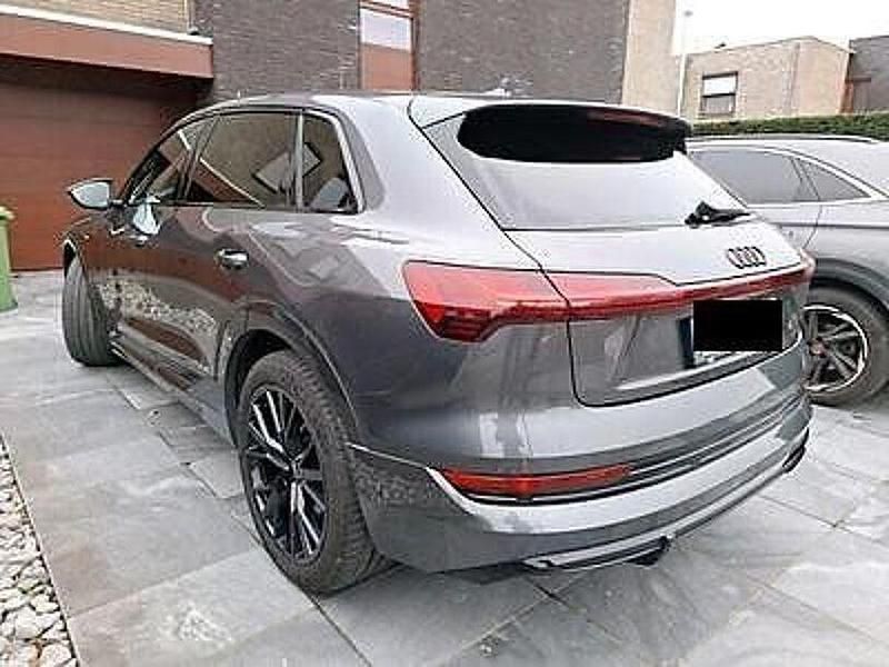 Gebraucht Audi e-tron S-Line 300 kW (408 PS) 2021 Daytonagrau perleffekt SUV