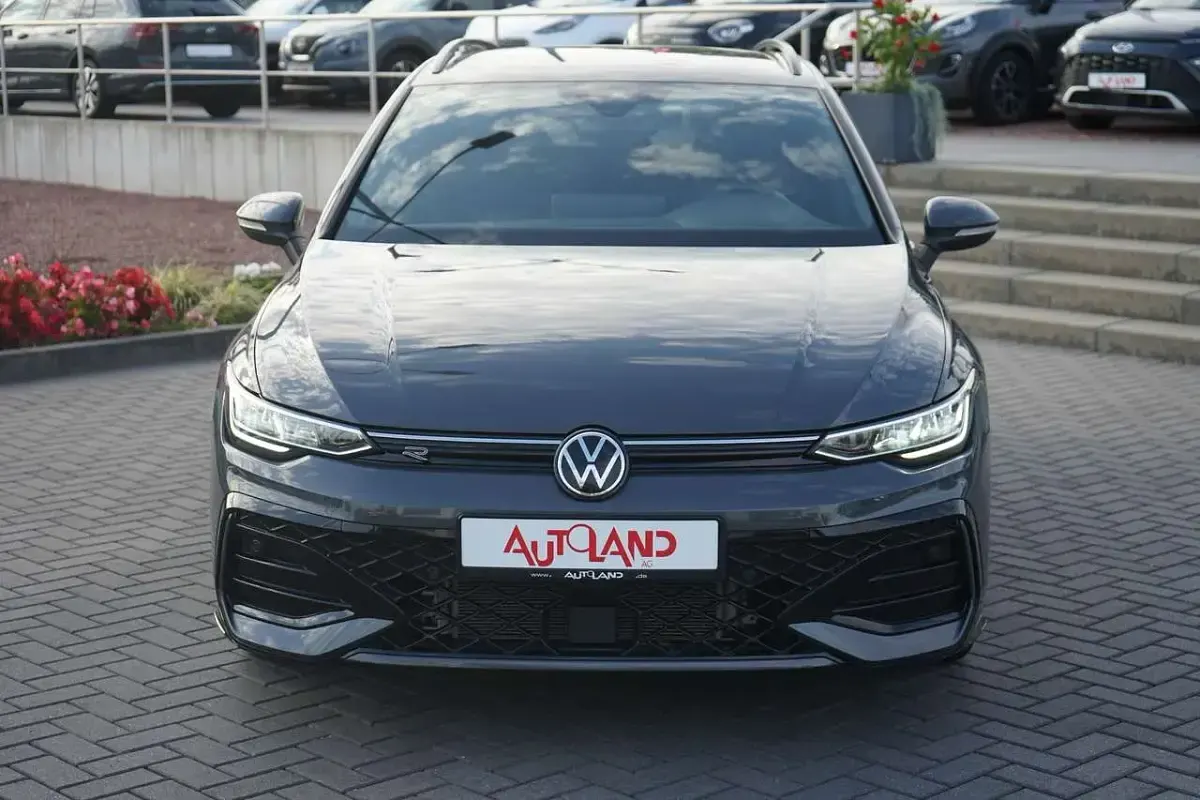 Gebraucht VW Golf VIII R-line 150 PS (110 kW) 2025 Grau Kombi