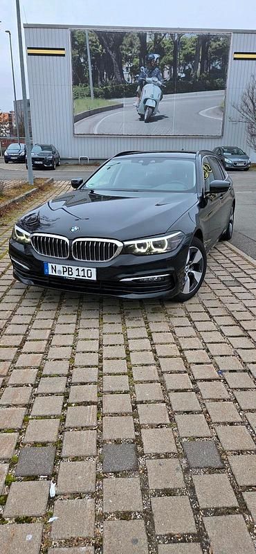 Schwarz Gebraucht 2019 BMW 520 Kombi | 23.999 € (Teuer) - Bild 1/4