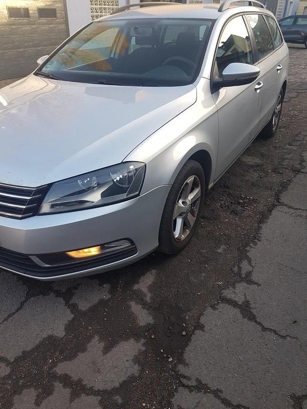 Gebraucht VW Passat Highline 122 PS (89 kW) 2011 Silber Kombi
