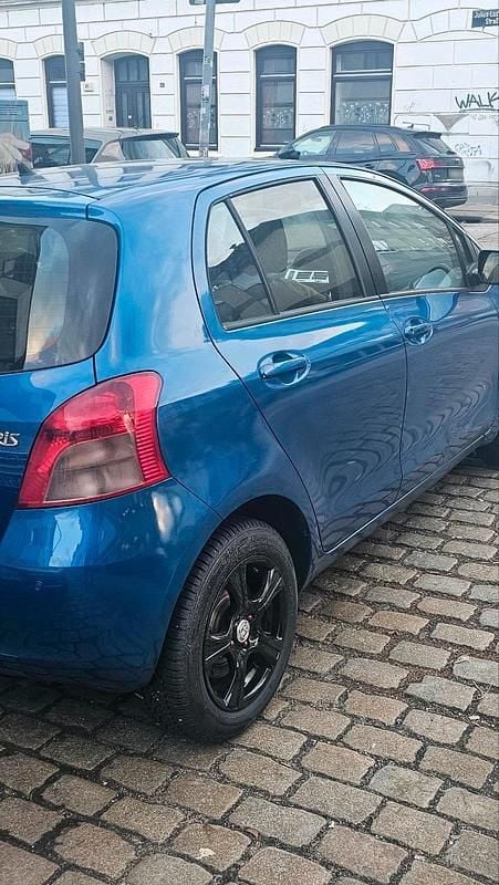 Gebraucht Toyota Yaris 87 PS (63 kW) 2007 Blau Kleinwagen