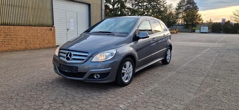 Gebraucht Mercedes B200 140 PS (102 kW) 2009 Grau Van / Kleinbus