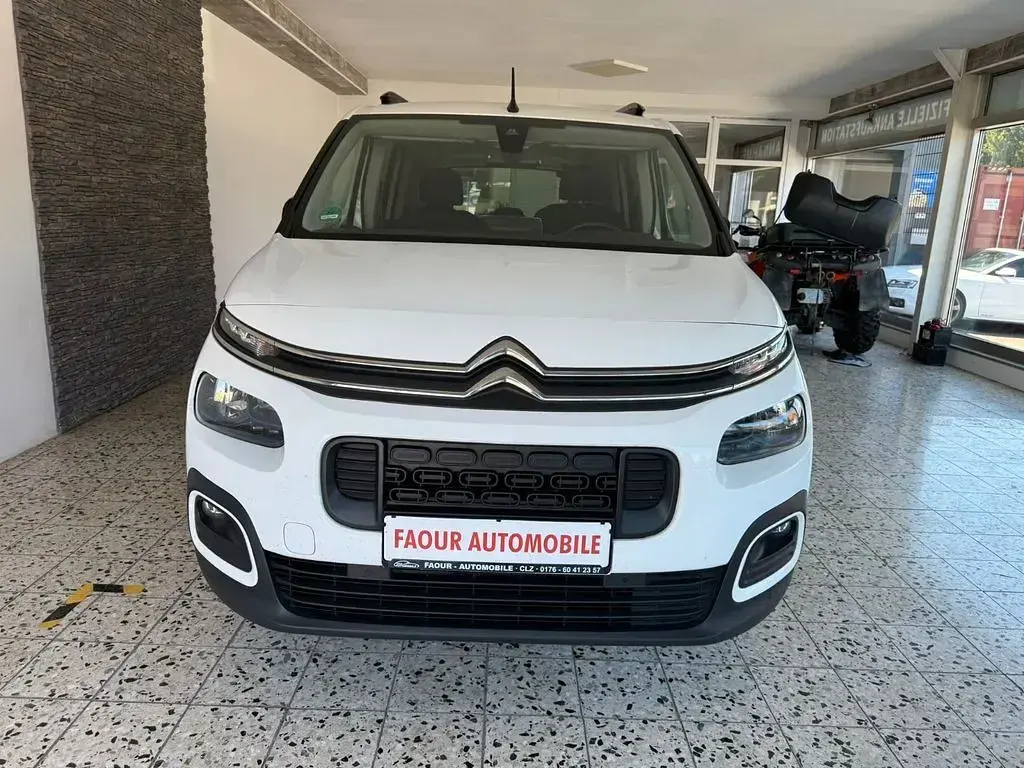 Gebraucht Citroën Berlingo Feel 131 PS (96 kW) 2022 Weiß Van / Kleinbus