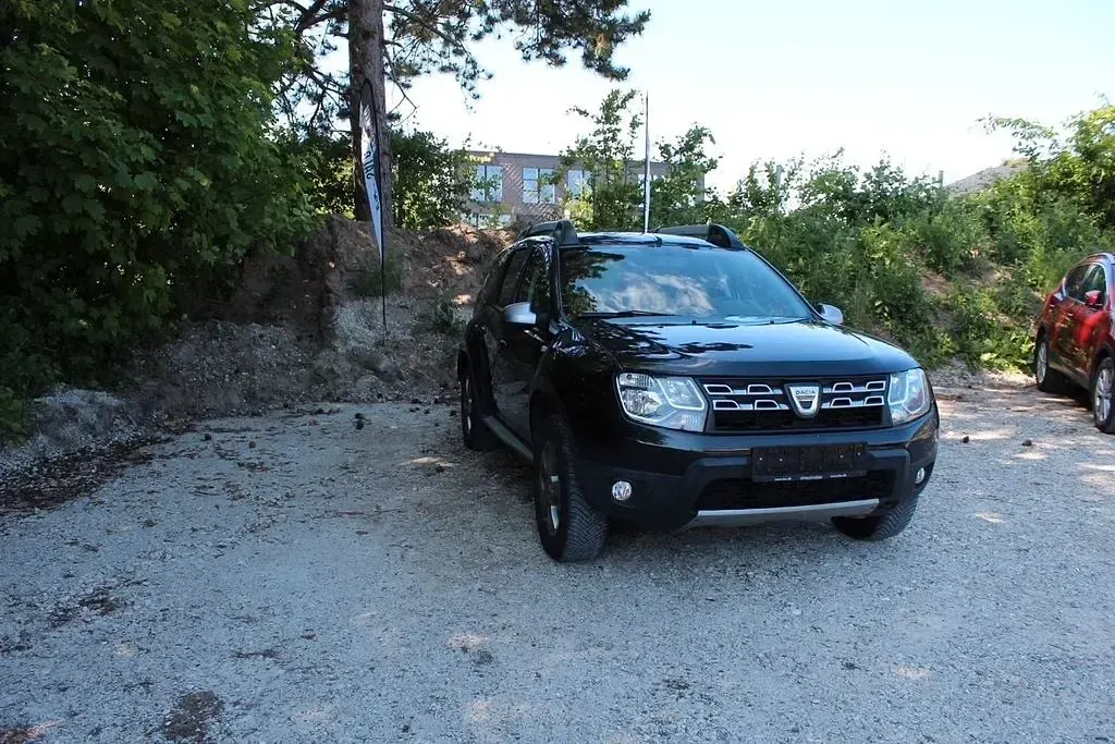 Gebraucht Dacia Duster Lauréate 109 PS (80 kW) 2016 Schwarz SUV