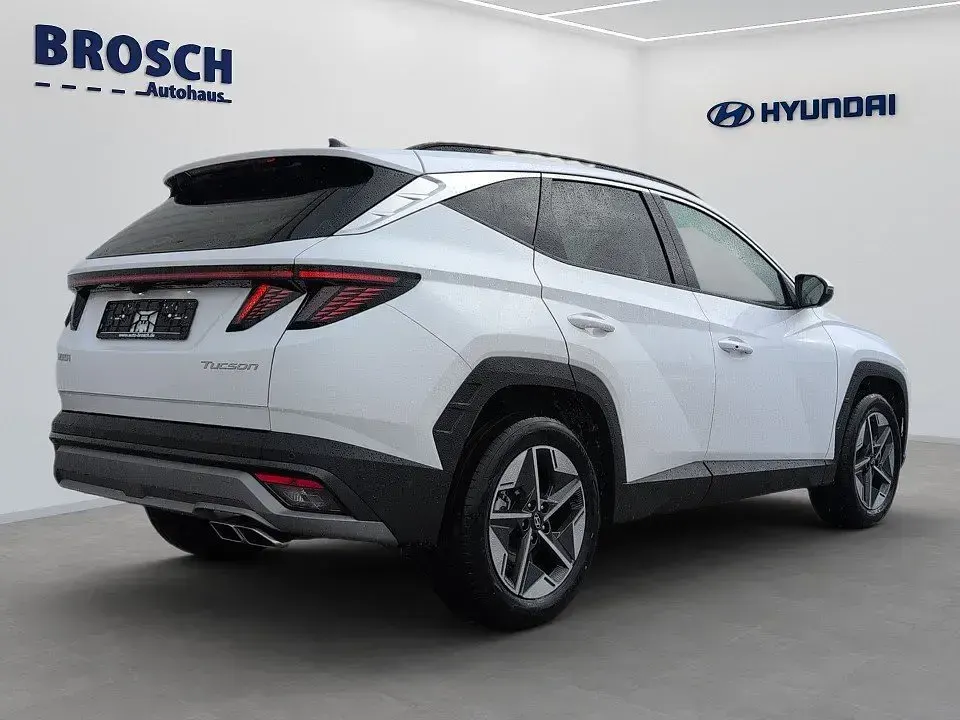 Gebraucht Hyundai Tucson Trend 150 PS (110 kW) 2017 Atlas white SUV