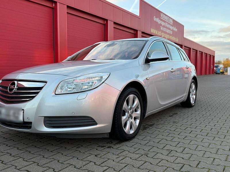 Silber Gebraucht 2010 Opel Insignia Kombi | 3.950 € (Fairer Preis) - Bild 1/4