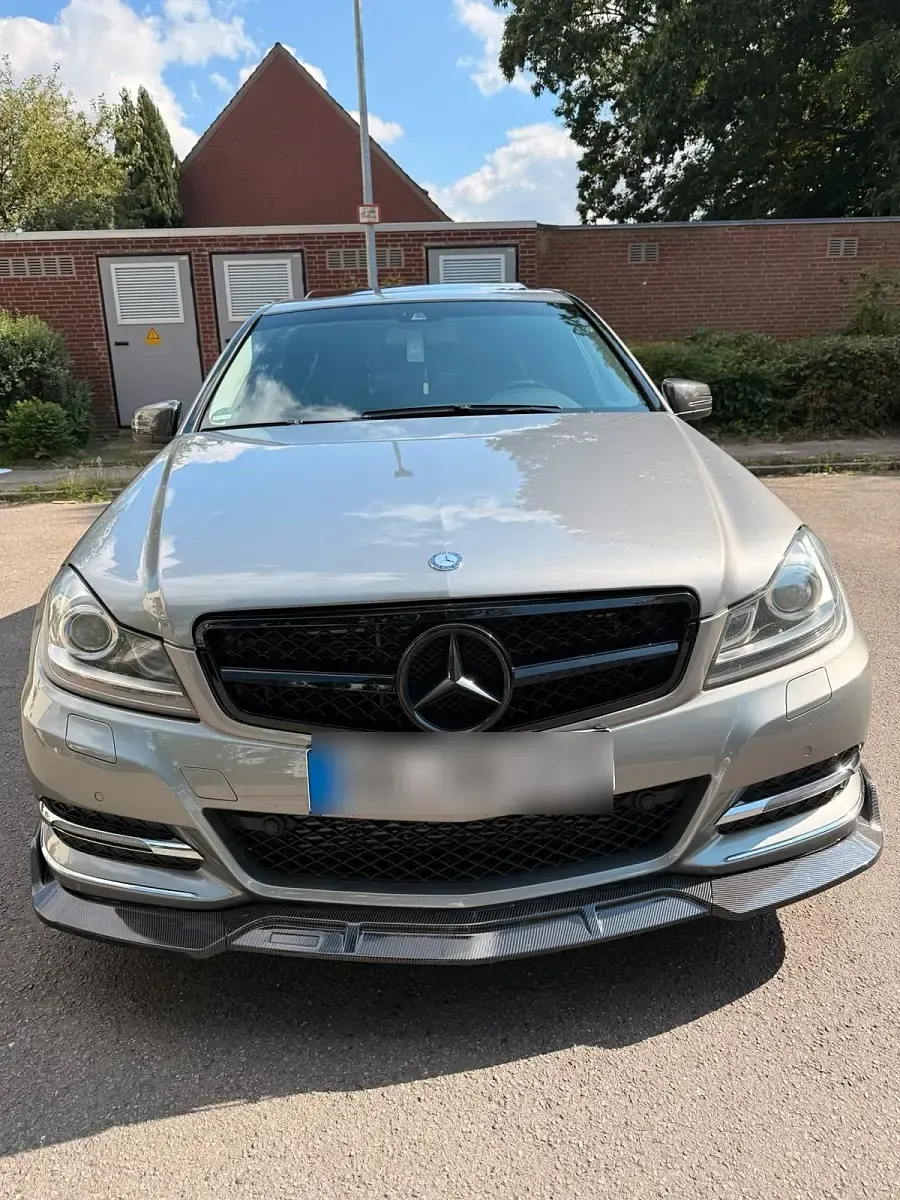 Gebraucht Mercedes C250 204 PS (150 kW) 2011 Grau Limousine
