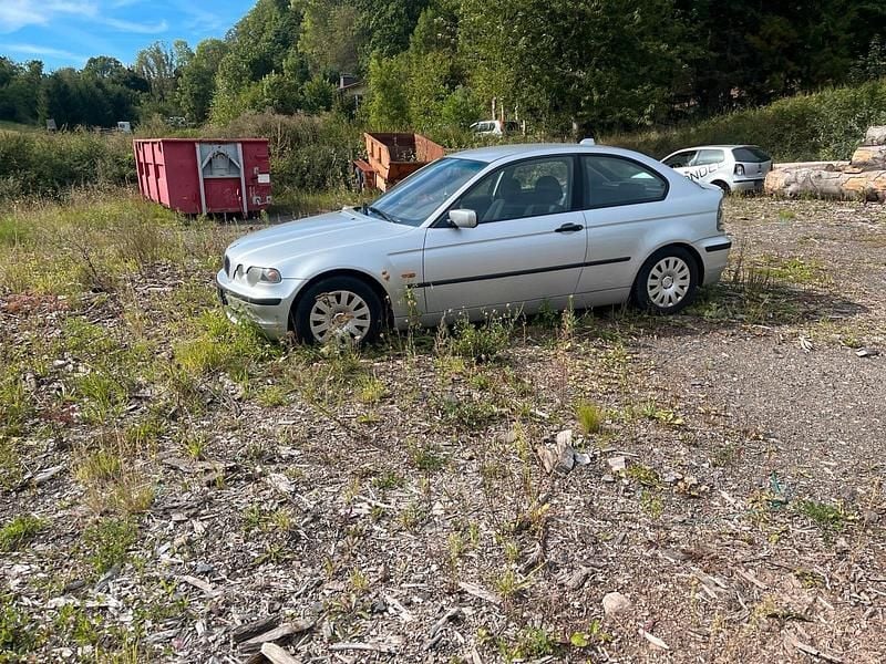 Silber Gebraucht 2002 BMW 316 Compact Kleinwagen | 550 € (Superpreis) - Bild 1/4