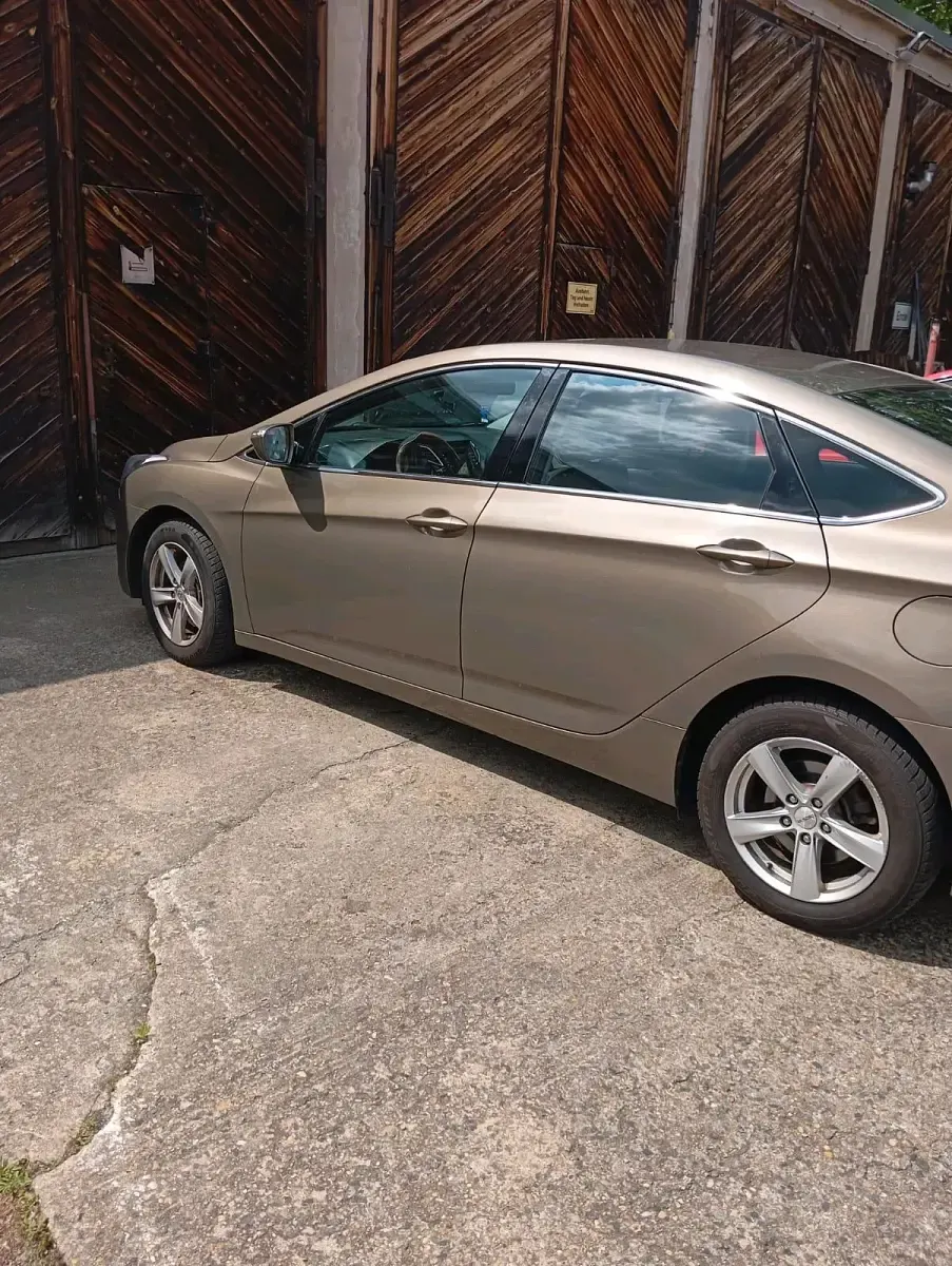 Gebraucht Hyundai i40 135 PS (99 kW) 2013 Grau Limousine