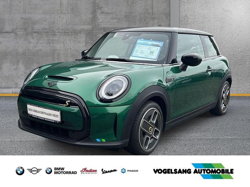 Gebraucht Mini Cooper SE Classic 135 kW (184 PS) 2023 British racing green iv Kleinwagen