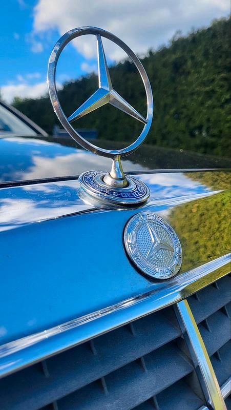 Schwarz Gebraucht 1990 Mercedes 230 Coupé | 10.500 € - Bild 1/4
