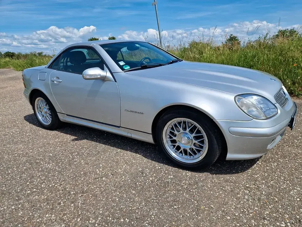 Gebraucht Mercedes SLK230 197 PS (144 kW) 2004 Silber Cabrio