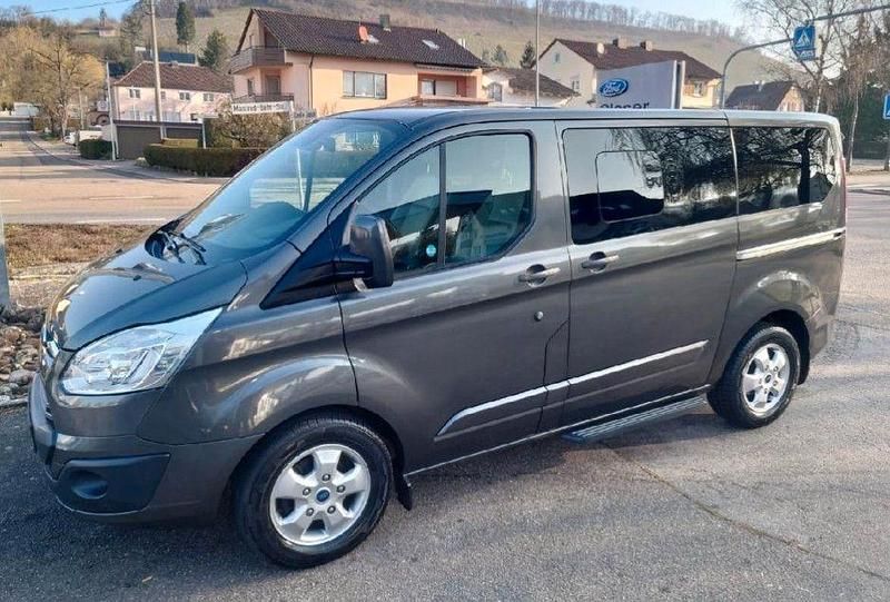 Gebraucht Ford Transit Titanium 170 PS (125 kW) 2019 Grau Kombi
