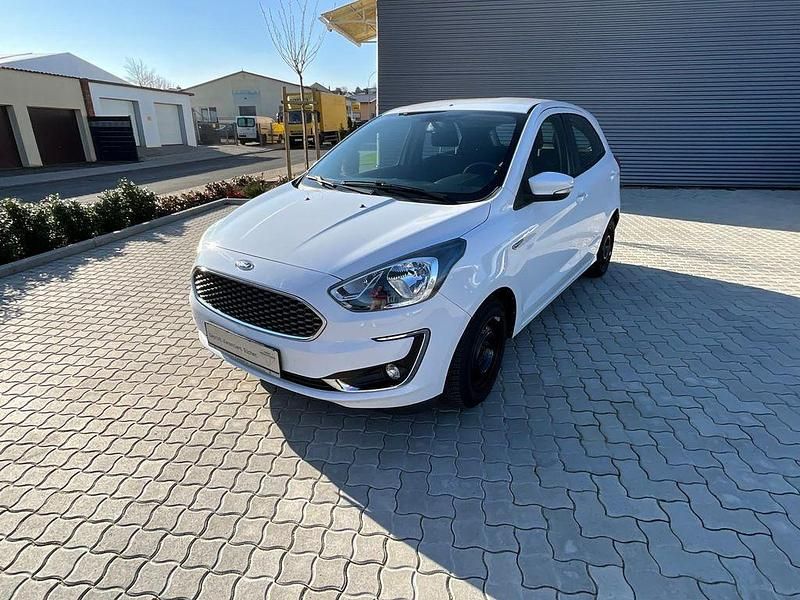 Gebraucht Ford Ka Plus 69 PS (50 kW) 2018 Weiß Kleinwagen