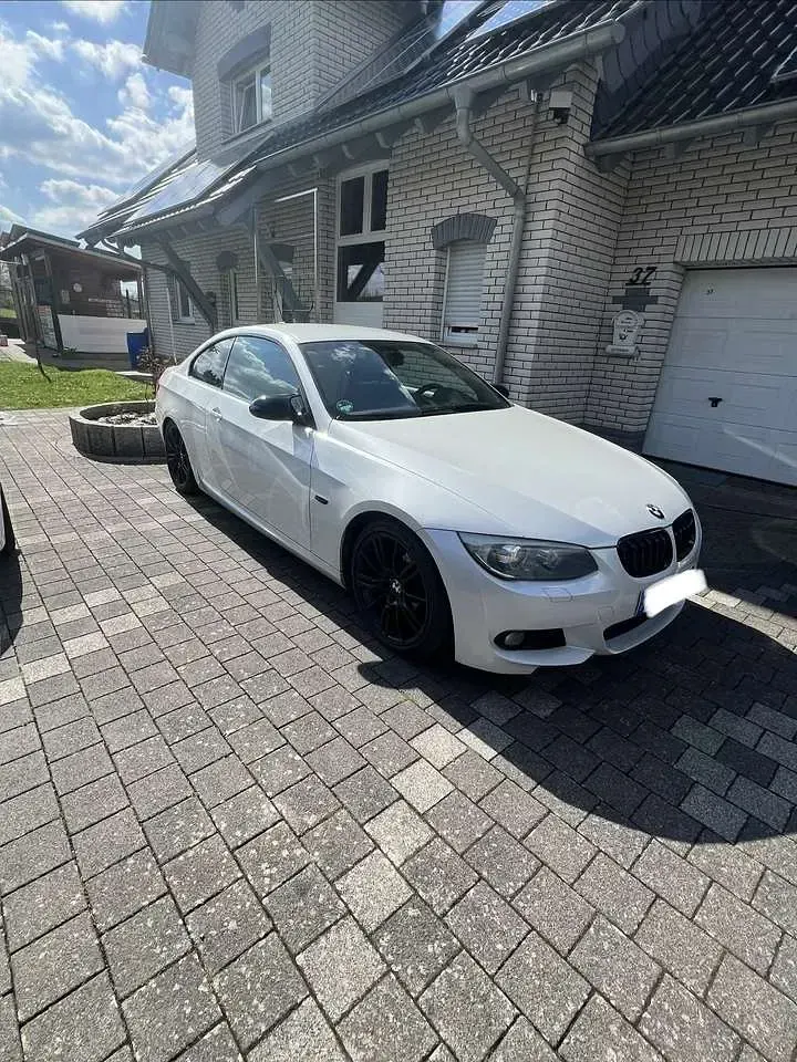 Gebraucht BMW 320 M Performance 184 PS (135 kW) 2011 Weiß Coupé