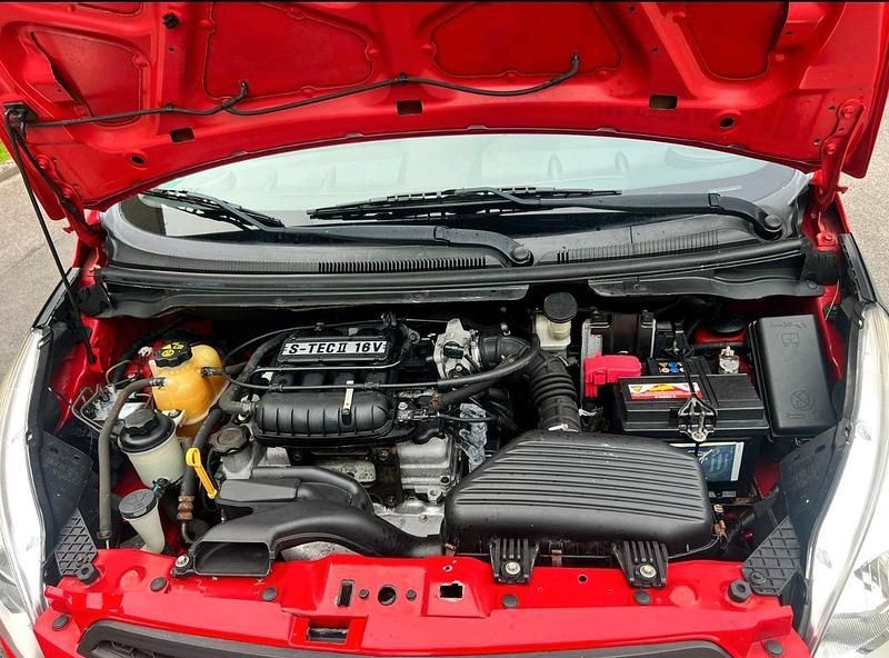 Rot Gebraucht 2011 Chevrolet Spark Kleinwagen | 2.900 € (Etwas zu teuer) - Bild 1/4