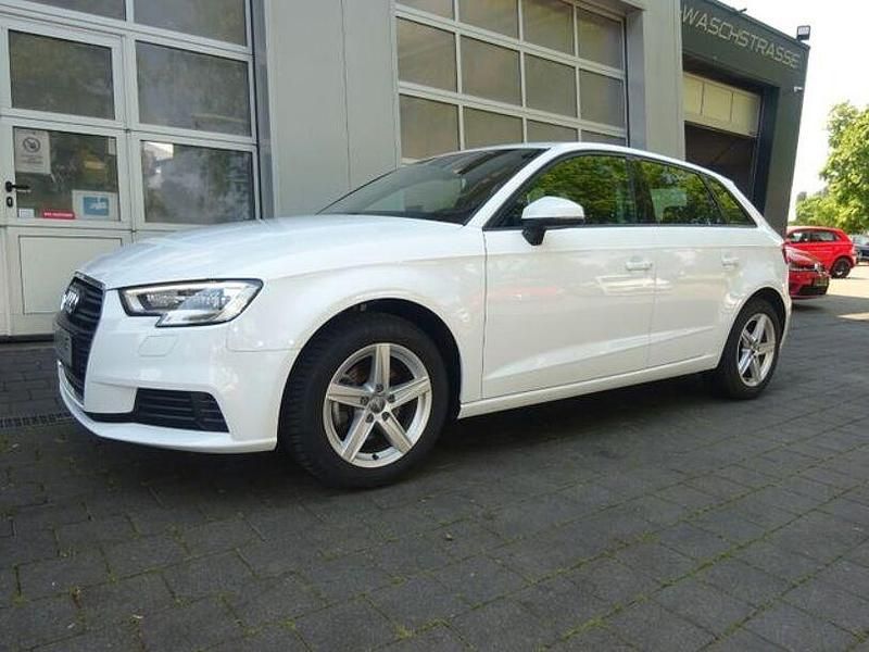Gebraucht Audi A3 Comfort 96 PS (70 kW) 2020 Andere Limousine