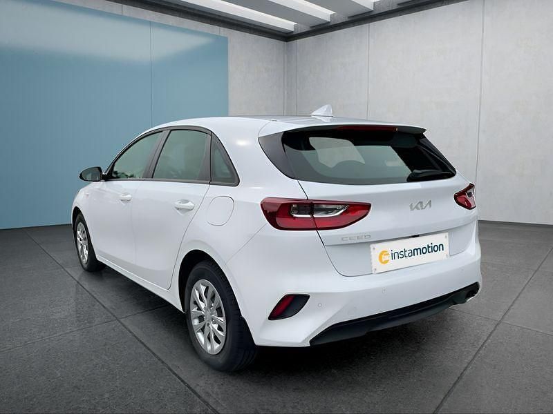 Neu Kia Ceed 140 PS (102 kW) 2025 Weiß Kleinwagen