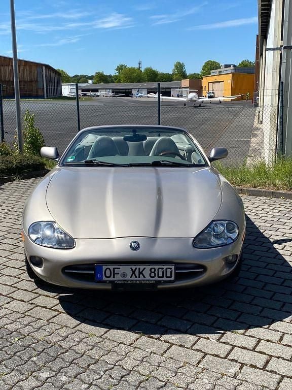 Używany Jaguar XK8 294 KM (216 kW) 1997 Złoty Kabriolet