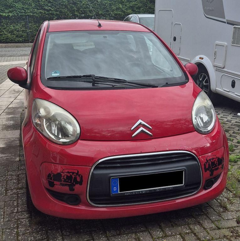 Rot Gebraucht 2011 Citroën C1 SELECTION Kleinwagen | 1.800 € (Superpreis) - Bild 1/4