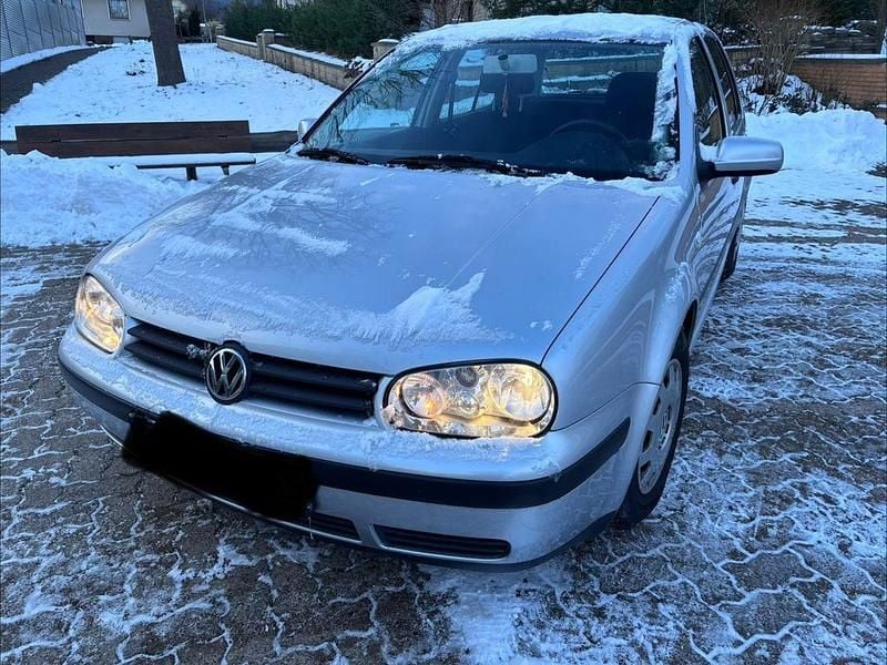 Schwarz Gebraucht 2001 VW Golf Basis Limousine | 2.850 € (Fairer Preis) - Bild 1/4
