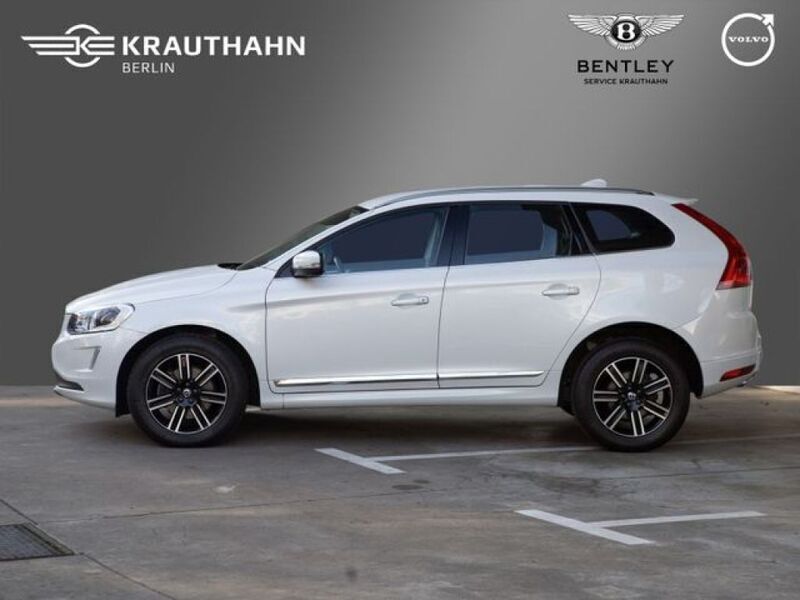 Gebraucht Volvo XC60 Summum 190 PS (139 kW) 2017 Crystal white pearl / metallic (metallic) SUV