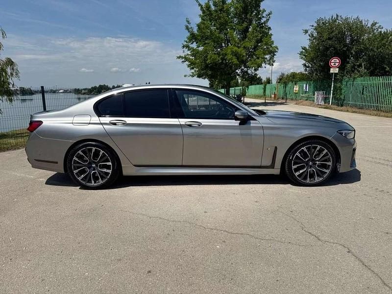 Gebraucht BMW 745e 286 PS (210 kW) 2020 Grau Limousine