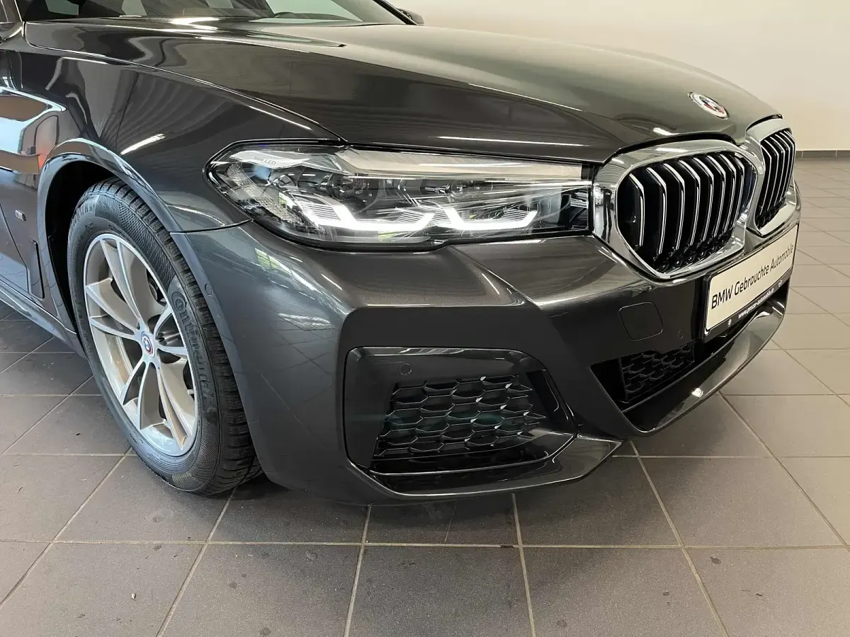 Gebraucht BMW 520 M Sport 190 PS (139 kW) 2022 Grau Kombi