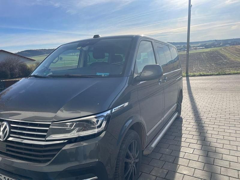 Gebraucht VW Multivan 204 PS (150 kW) 2021 Grau Van