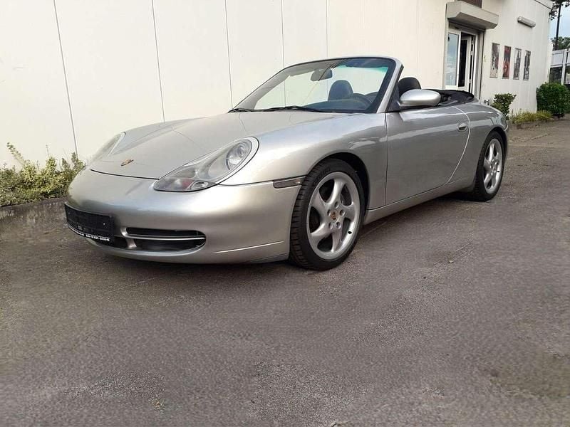 Gebraucht Porsche 996 300 PS (220 kW) 1999 Arktissilbermetallic Cabrio