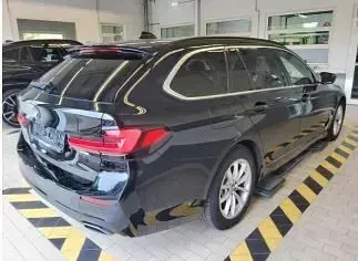 Gebraucht BMW 530 Performance 286 PS (210 kW) 2023 Schwarz Limousine