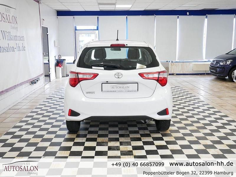 Gebraucht Toyota Yaris Comfort 72 PS (52 kW) 2020 Weiß Limousine