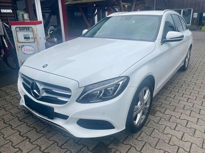 Weiß Gebraucht 2014 Mercedes C180 Kombi | 17.500 € (Teuer) - Bild 1/4