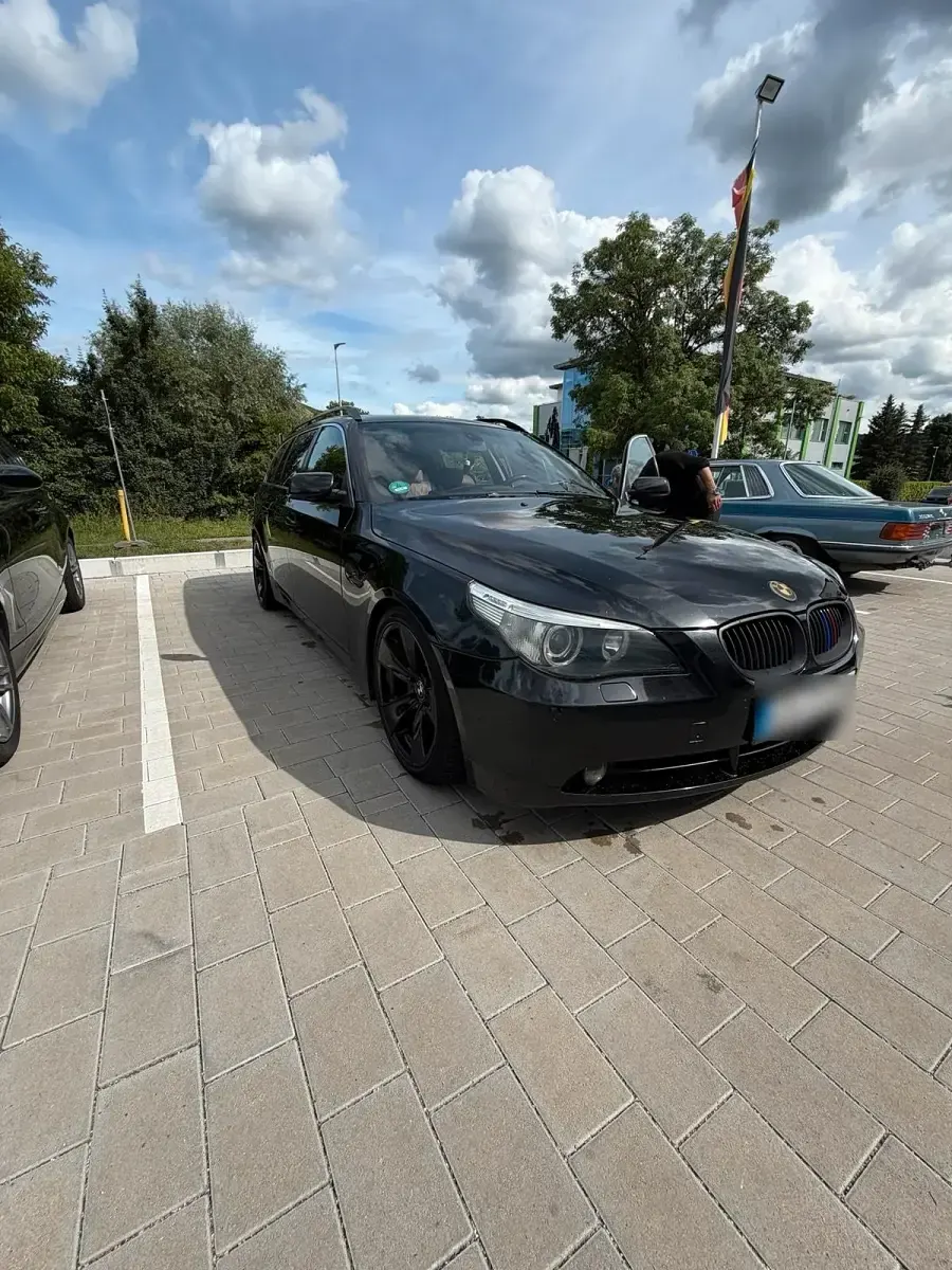 Gebraucht BMW 545 333 PS (244 kW) 2004 Schwarz Limousine