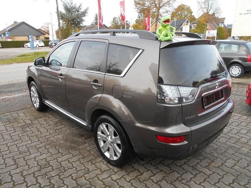 Gebraucht Mitsubishi Outlander Motion 156 PS (114 kW) 2012 Braun SUV