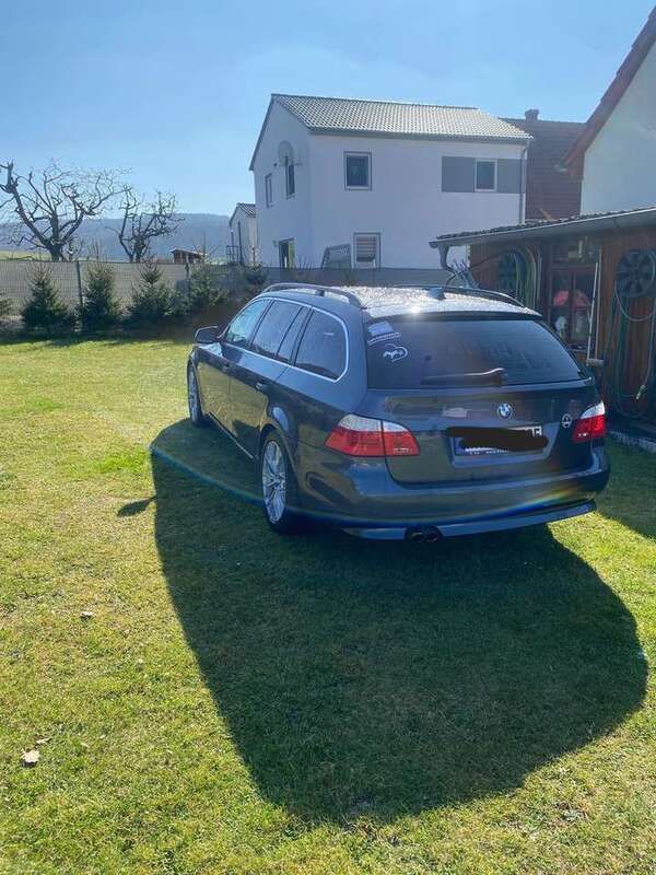 Grau Gebraucht 2009 BMW 525 Kombi | 5.500 € (Guter Preis) - Bild 1/4