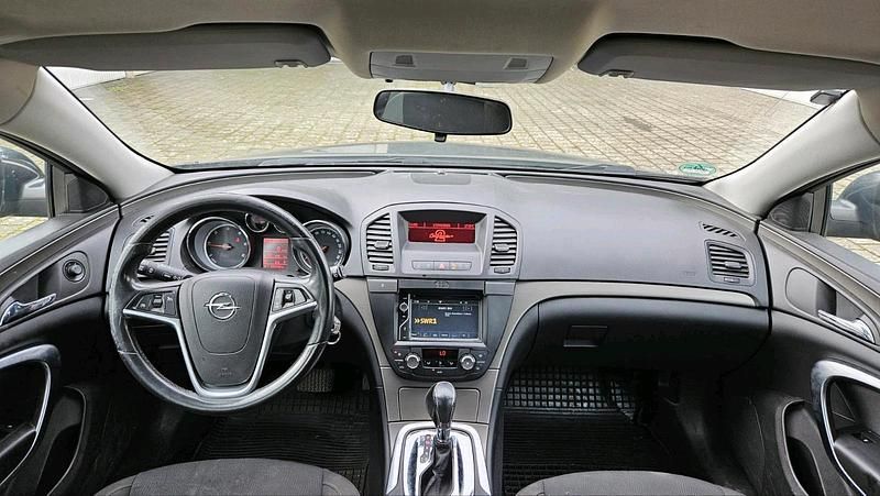 Gebraucht Opel Insignia Sport 160 PS (117 kW) 2013 Grau Kombi
