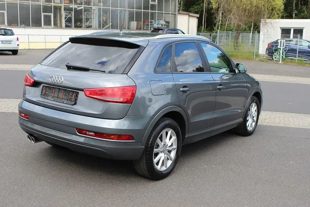Gebraucht Audi Q3 Basis 150 PS (110 kW) 2015 Grau SUV