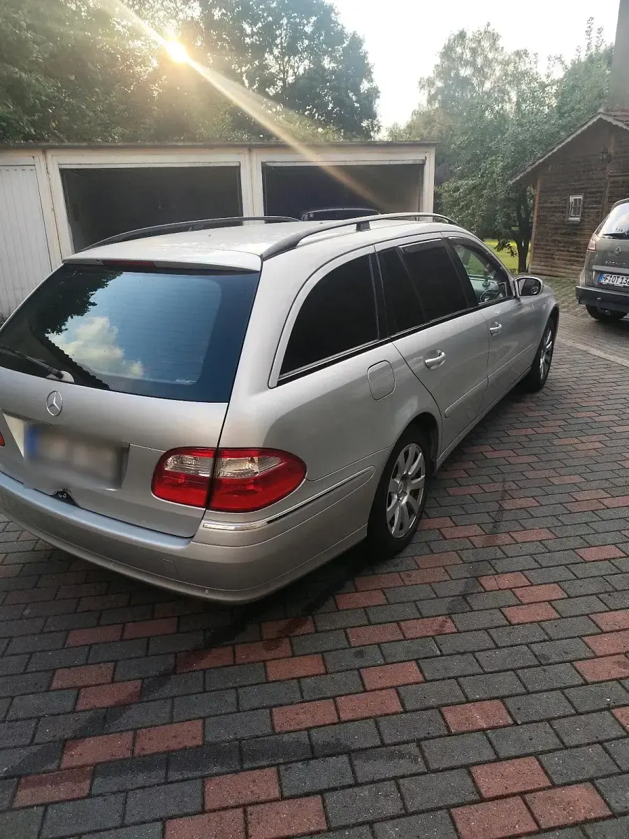 Gebraucht Mercedes E220 150 PS (110 kW) 2006 Silber Kombi