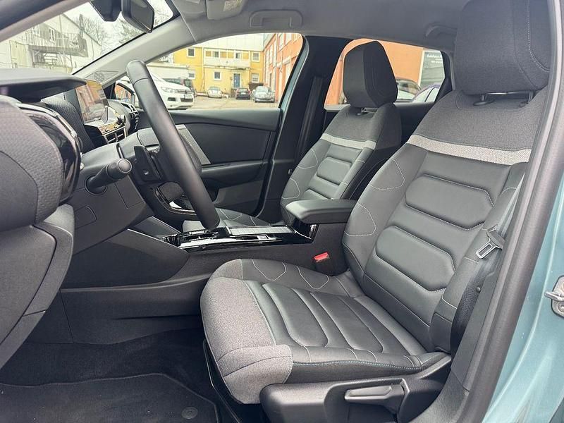 Gebraucht Citroën C4 Shine 131 PS (96 kW) 2024 Lackierung olbia blau/typ auss Limousine