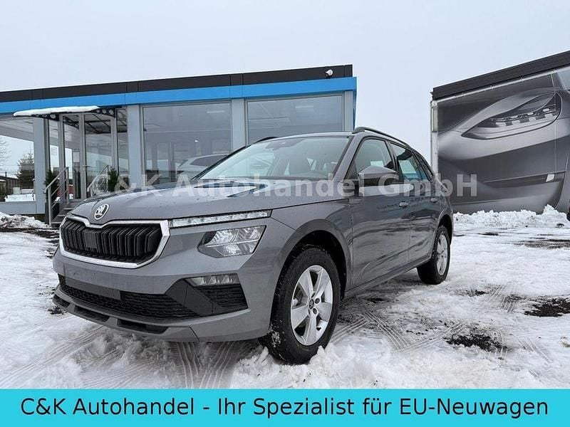 Neu Skoda Kamiq 95 PS (69 kW) 2025 Magic schwarz metallic SUV