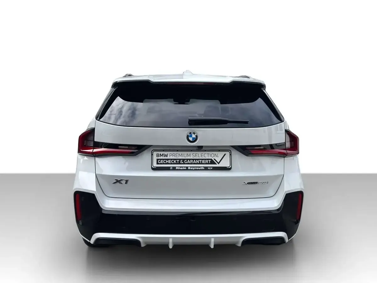 Gebraucht BMW X1 M Sport 204 PS (150 kW) 2025 Mineralweiß metallic SUV