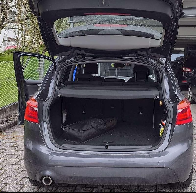 Gebraucht BMW 216 116 PS (85 kW) 2020 Grau Kombi