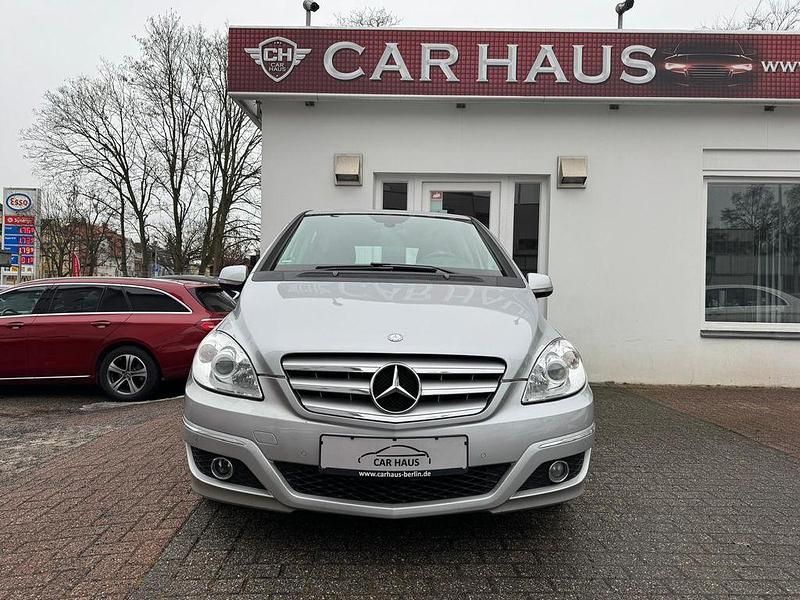 Gebraucht Mercedes B160 95 PS (69 kW) 2010 Silber Van / Kleinbus