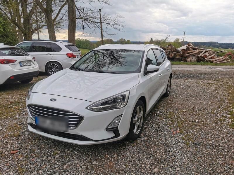 Weiß Gebraucht 2019 Ford Focus Titanium Kombi | 10.990 € (Superpreis) - Bild 1/4