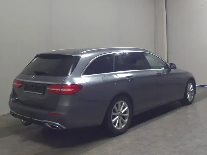 Gebraucht Mercedes E300 Avantgarde 245 PS (180 kW) 2020 Grau Kombi